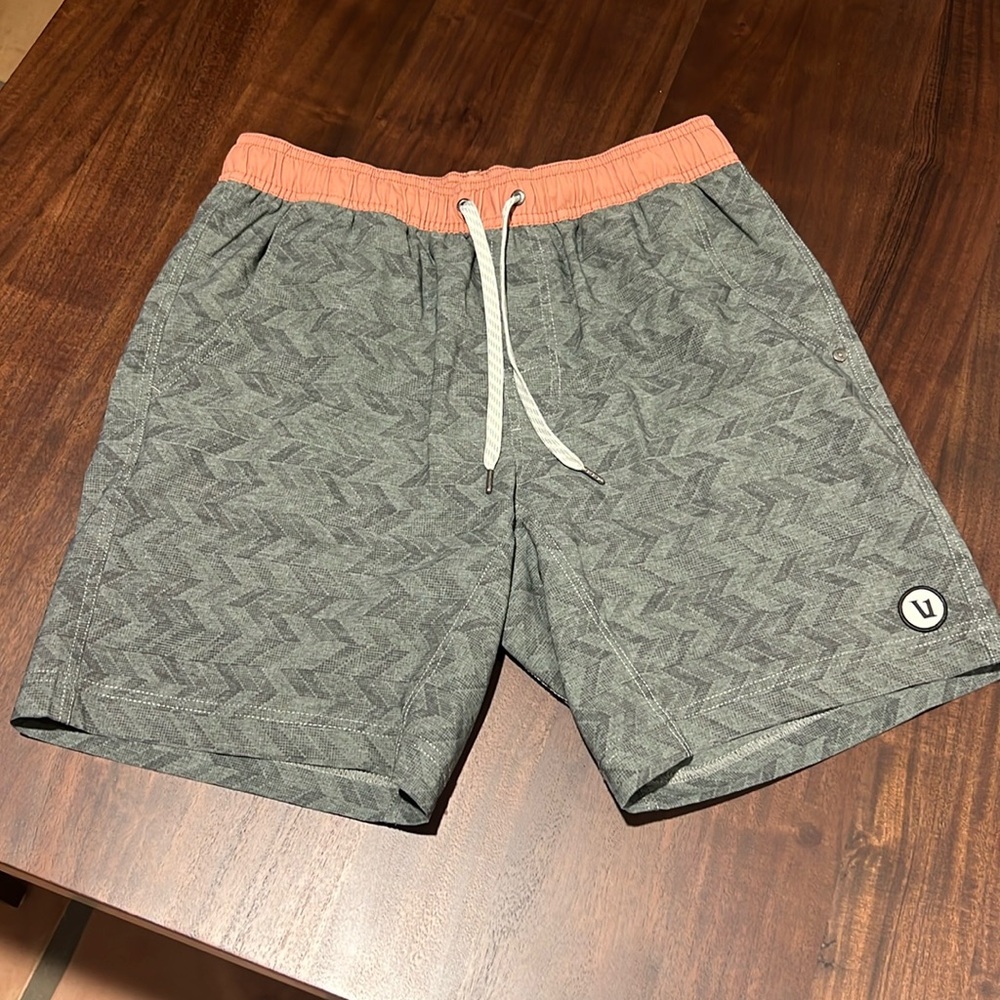 Vuori Kore Shorts Size Medium